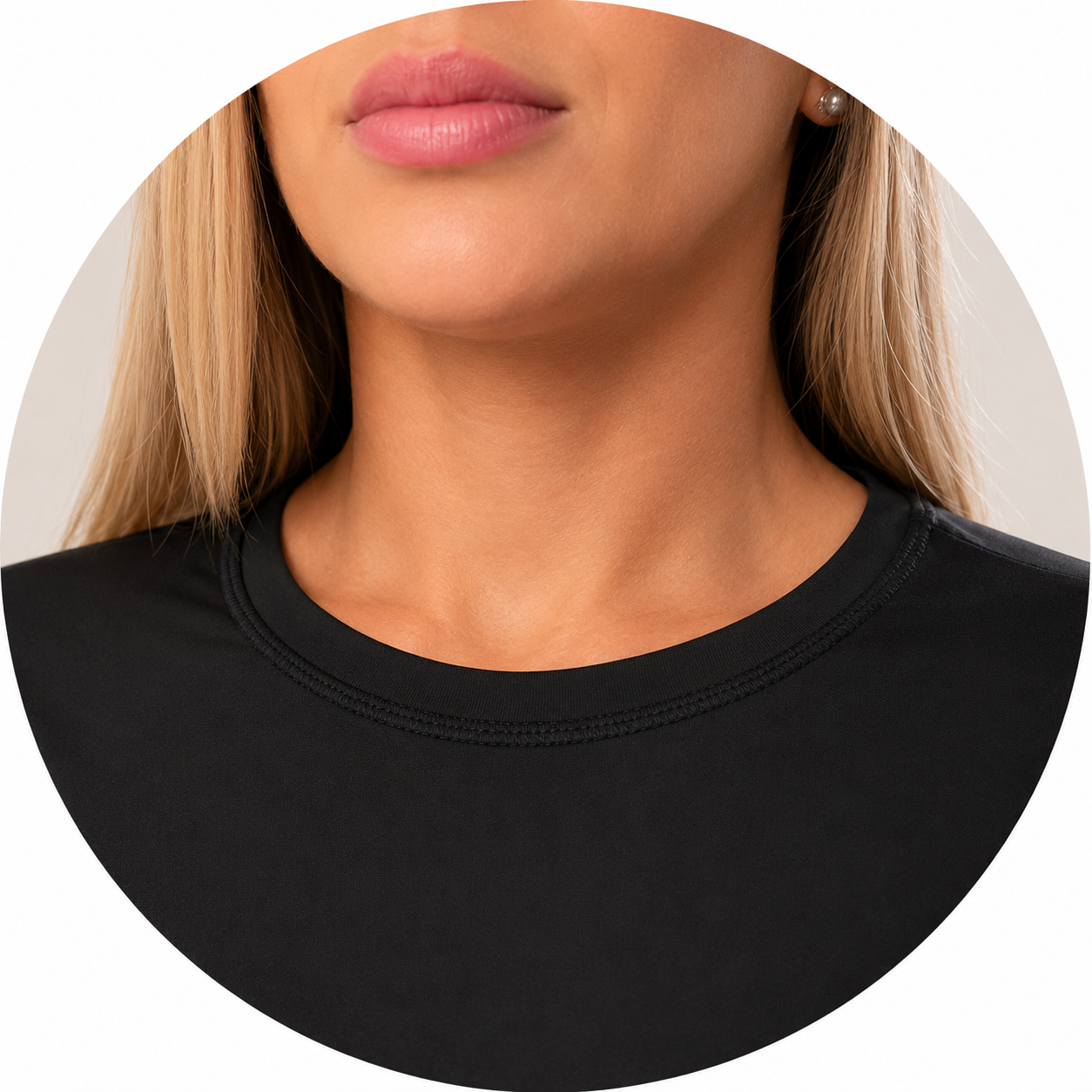 Detalhe da gola e acabamento da camiseta LC15 Sports